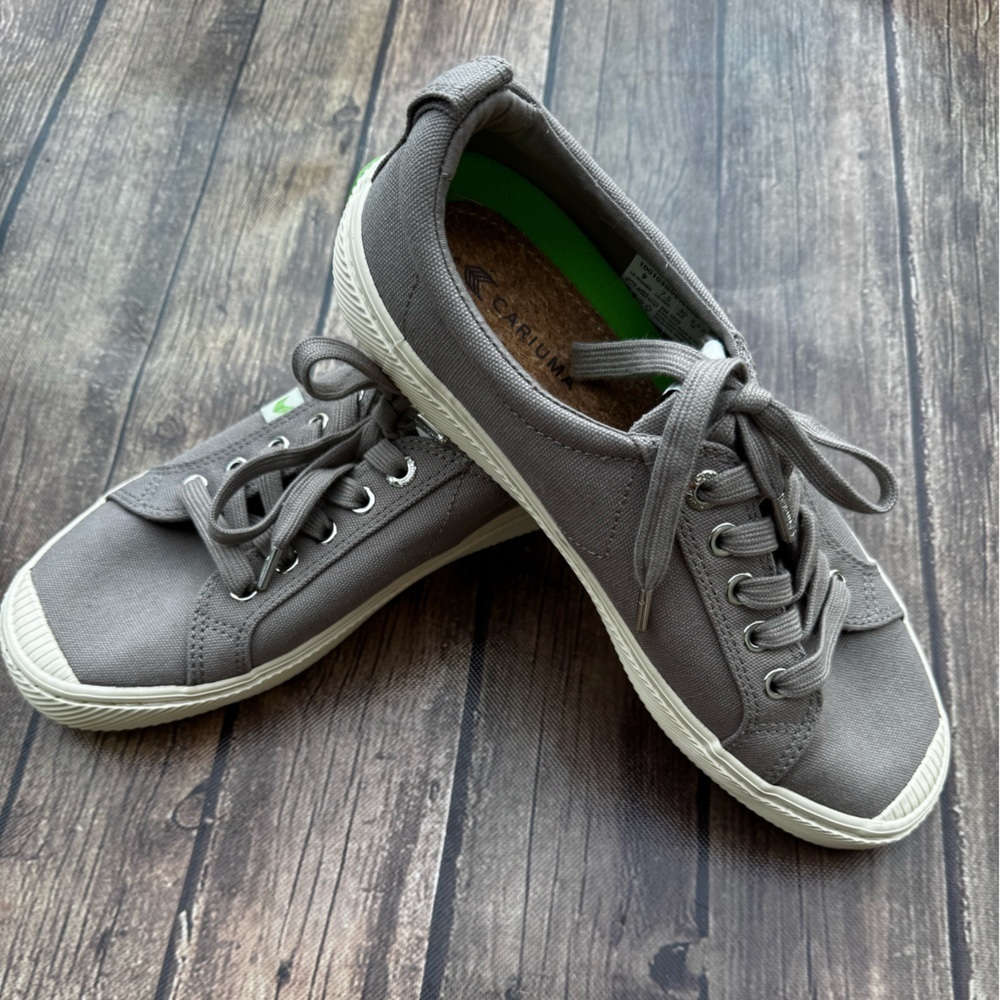 Cariuma gray canvas sneakers for women - Picture 1 of 6